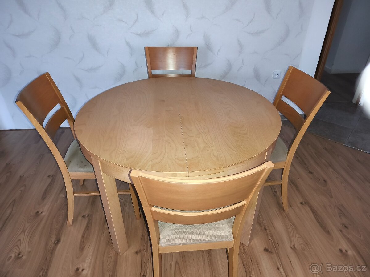 Rozkládací jídelní stůl + 4 židle - 2