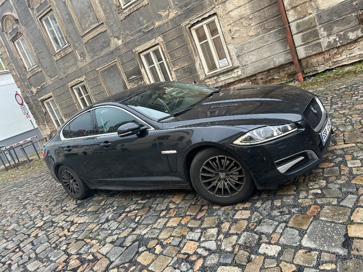 Jaguár XF 2.2d Luxury 2013 230xxx - 2