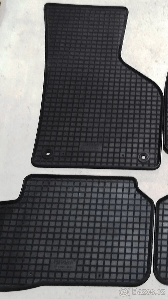 Škoda Octavie 2 COMBI sada gumových autokoberců - 2