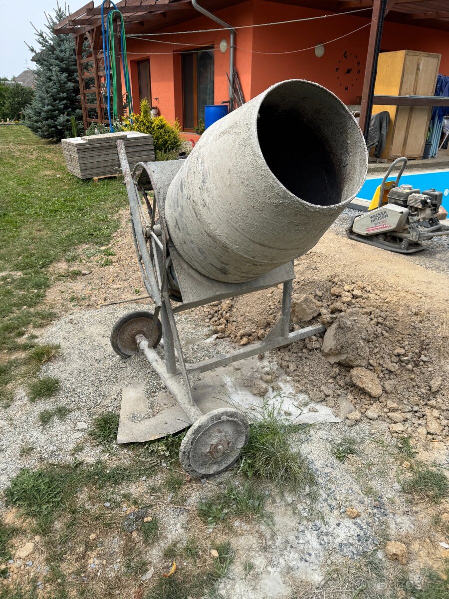 Stavební míchačka - 2