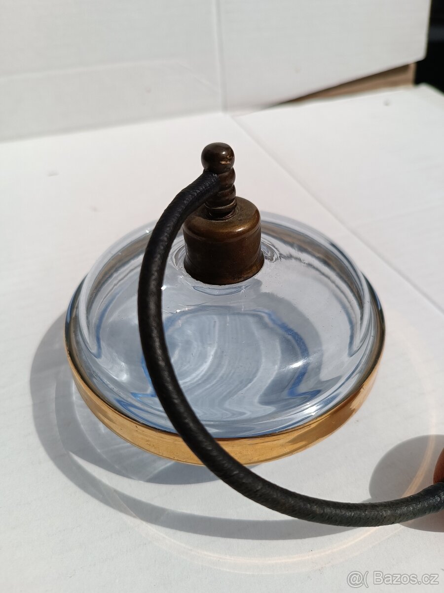 Starožitný flakon na parfémy. - 2