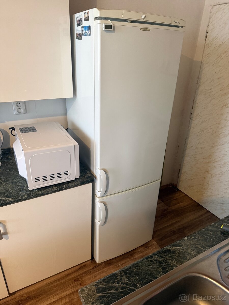P:Lednici s mrazakem Amica vysoka - 2