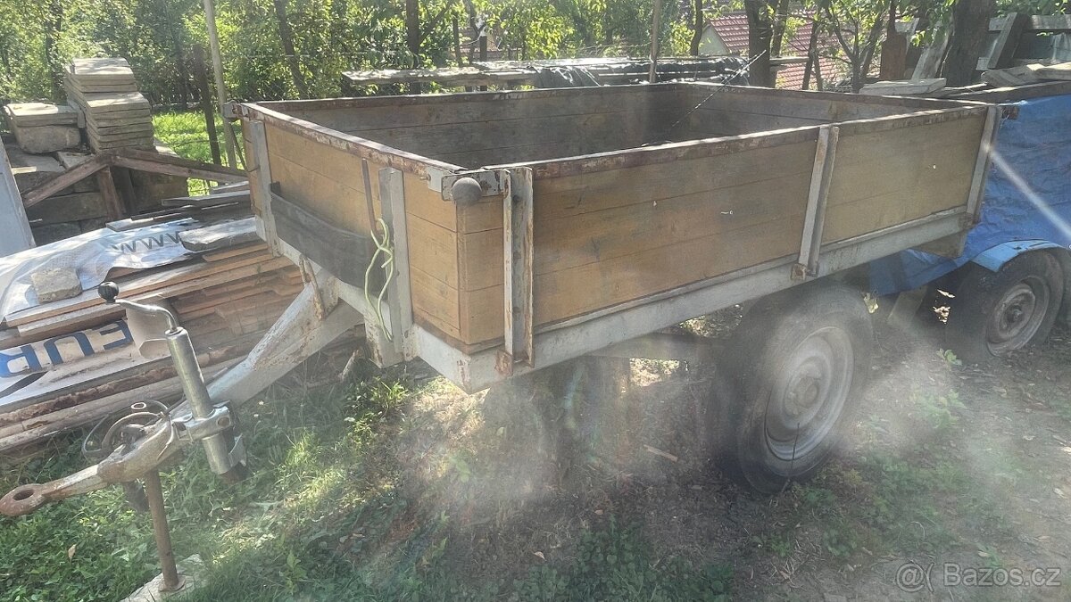 Vlečka za traktor dvoukolová ručně brzděná - 2
