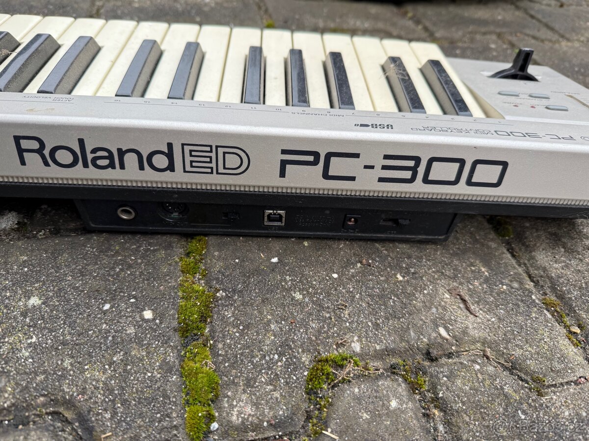 Roland PC-300 – 49 kláves USB MIDI keyboard - 2