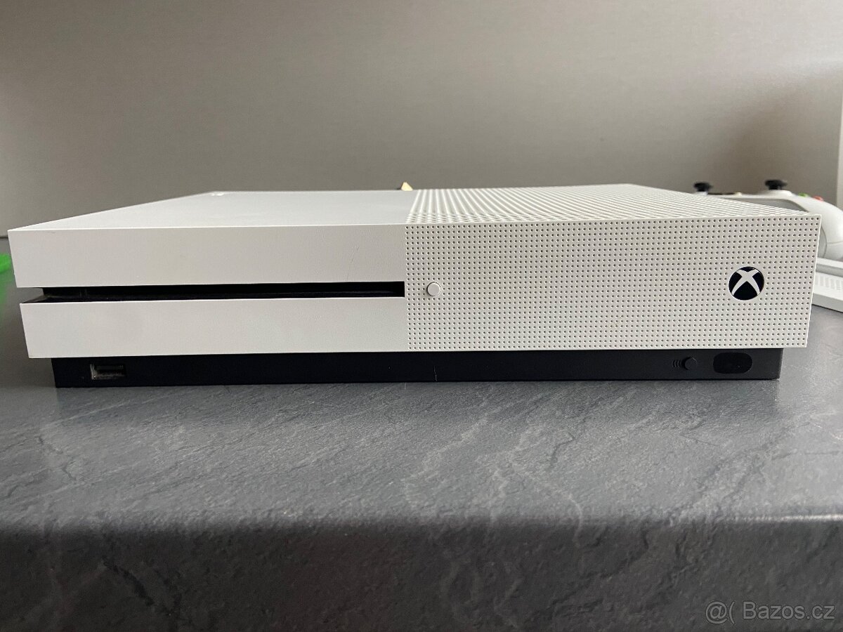 xbox one s + příslušenství - 2