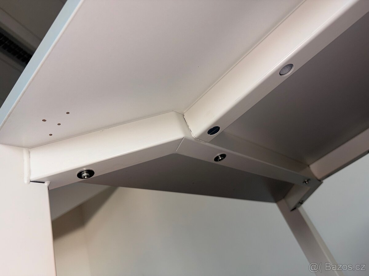 Kancelářský stůl - 2