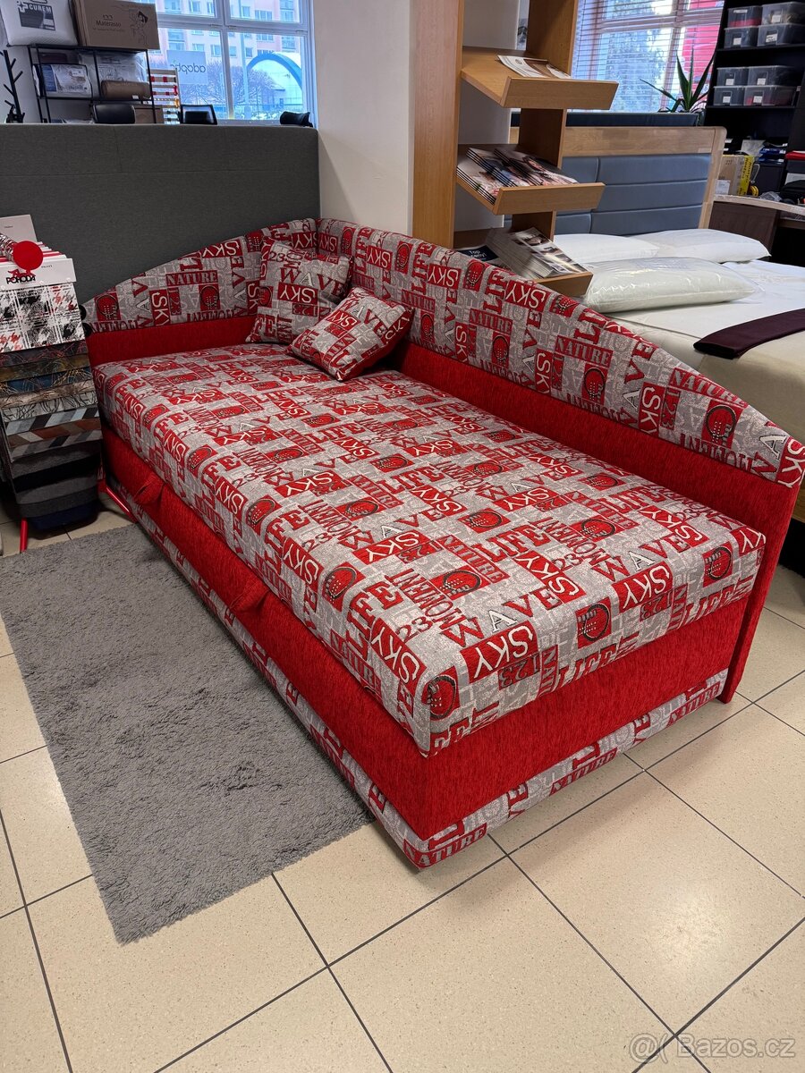 Prodám rohovou čalouněniu postel 90x200cm - 2