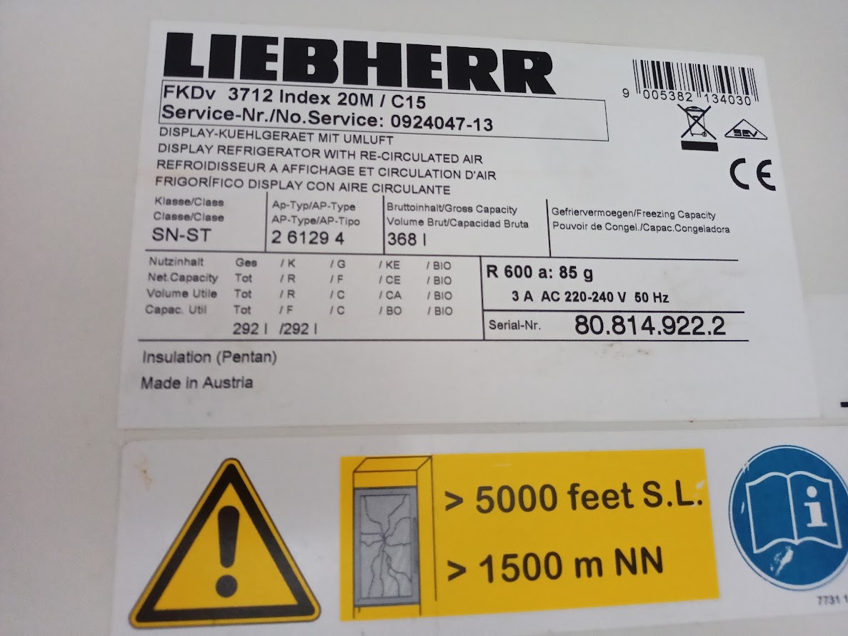 Prosklená lednice LIEBHERR - 2