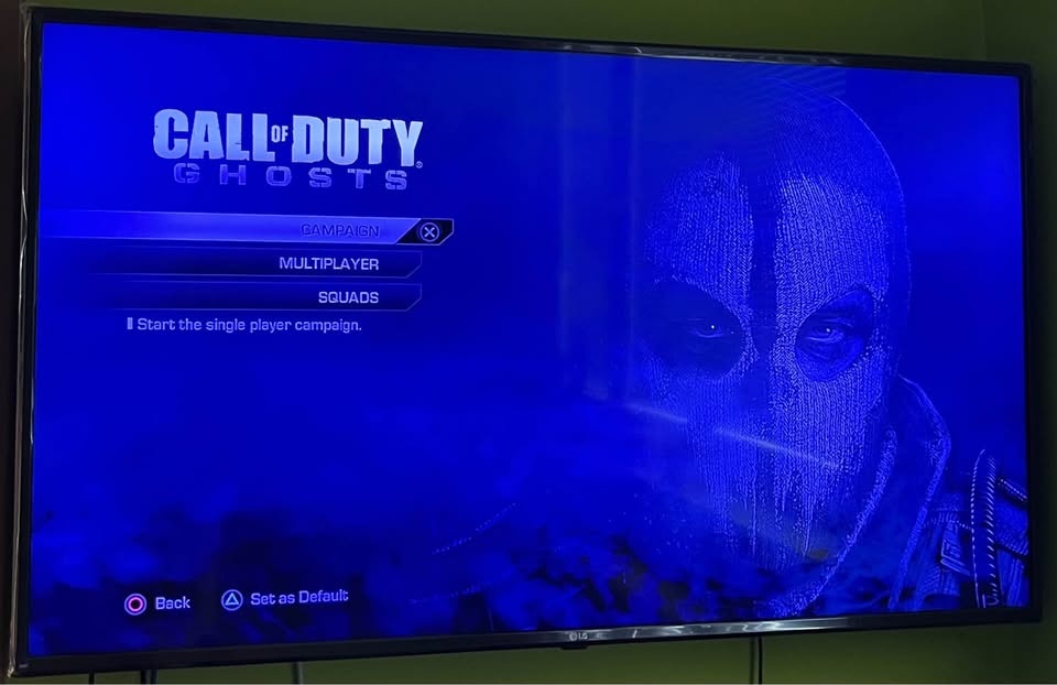 Sony PlayStation 3 / PS3 Super Slim - 2