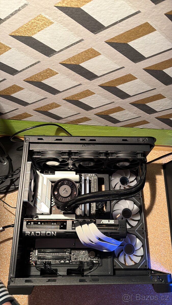 Core ultra 9 285K, 9070xt 16gb, 32GB ram 2TB disk 32”qled 4k - 2