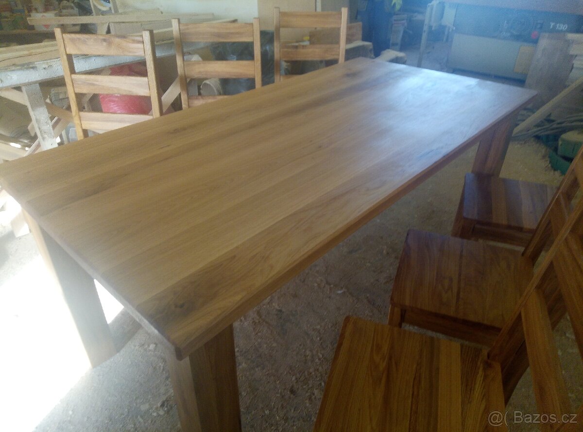 Jídelní stůl dub masiv a židle - 2