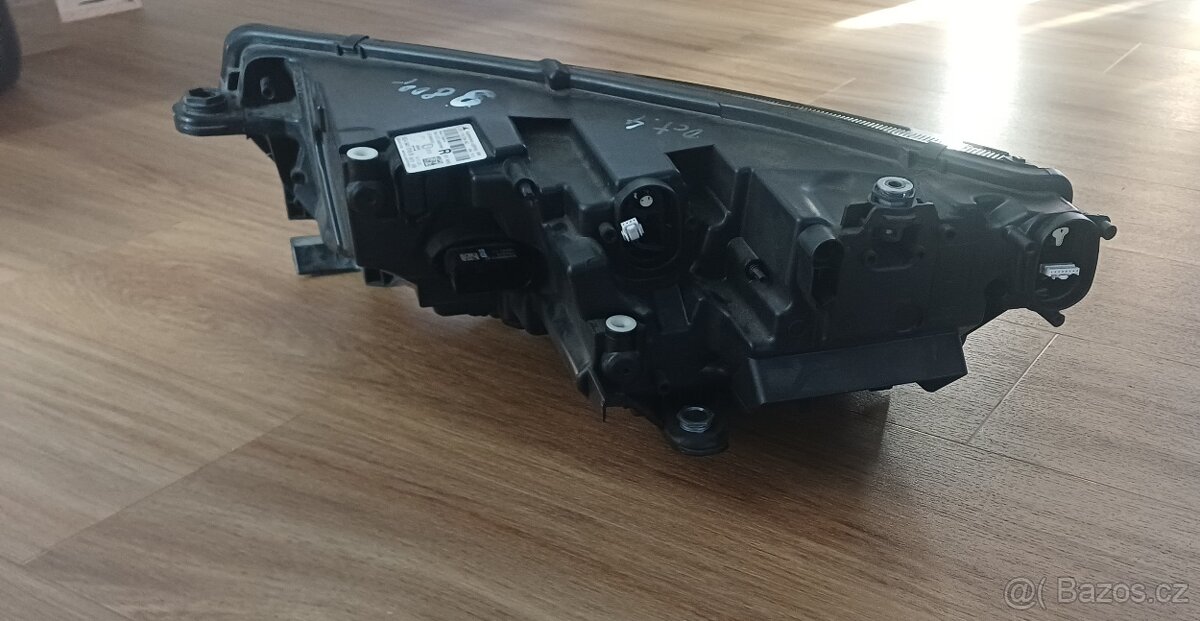 Světlo Škoda Octavia IV 5E4941016B - 2