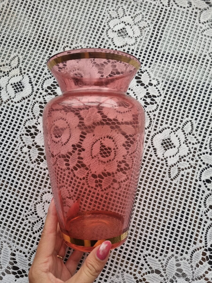 Růžová skleněná váza - 2