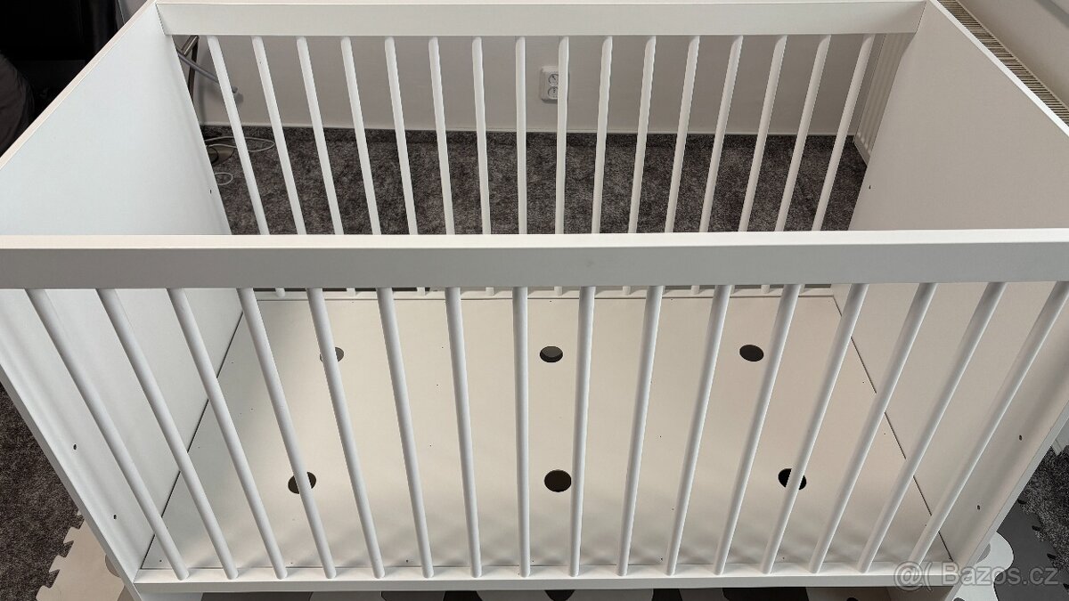 Dětská postýlka s matrací - 2