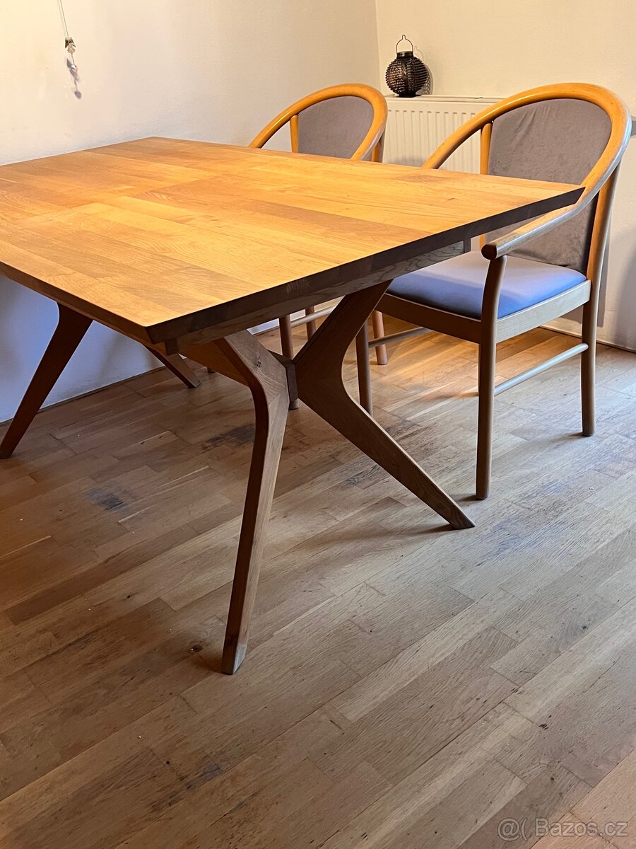 Jídelní rozkládací stůl masiv dub - 2