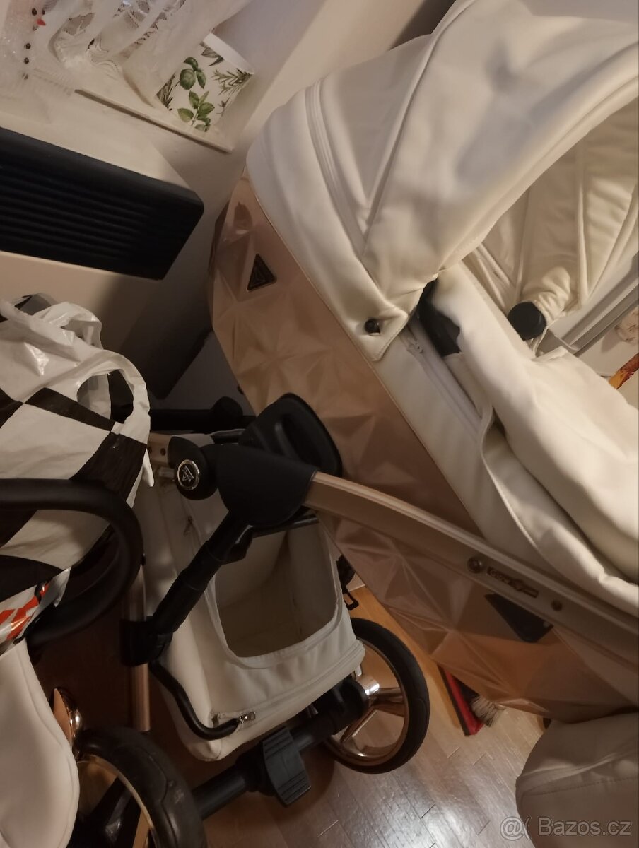 Kočárek Junamo Diamond + autosedačka - 2
