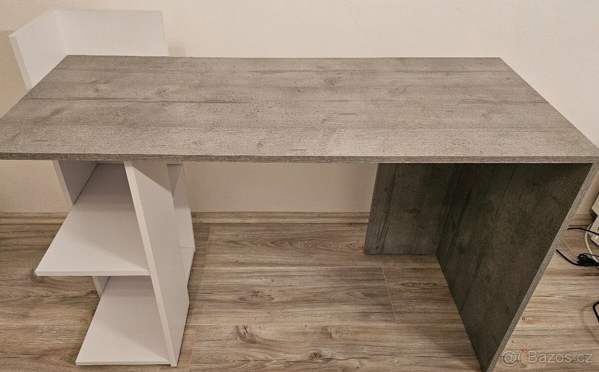 Pracovní stůl - 2
