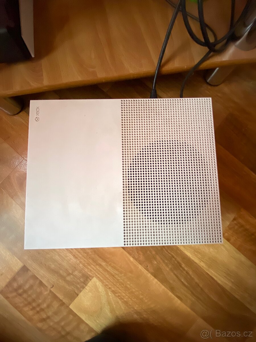 Xbox one s 500gb + 20her + ovladač - 2