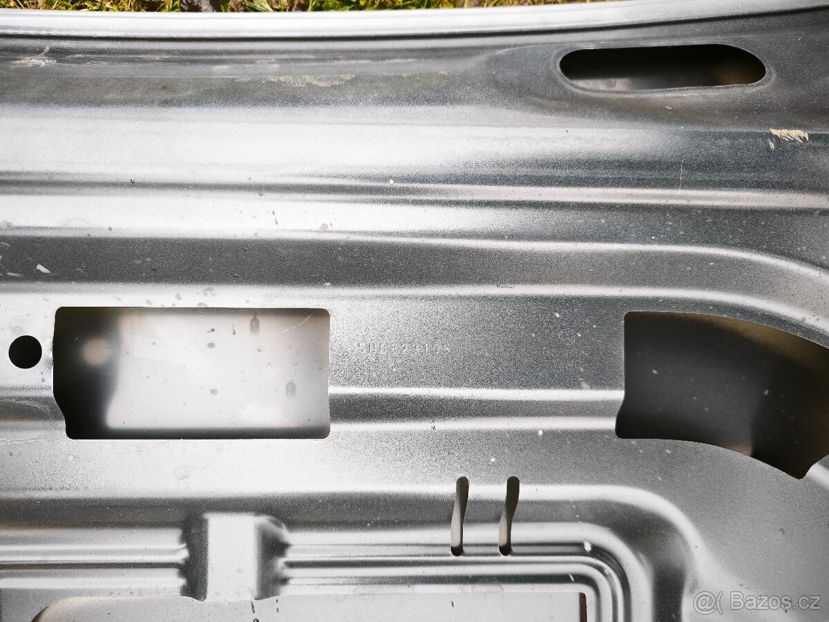 Kapota wv golf Vlll - 2