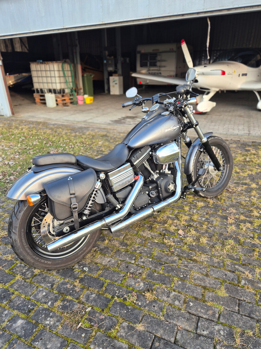 Harley Davidson StreetBob - 2