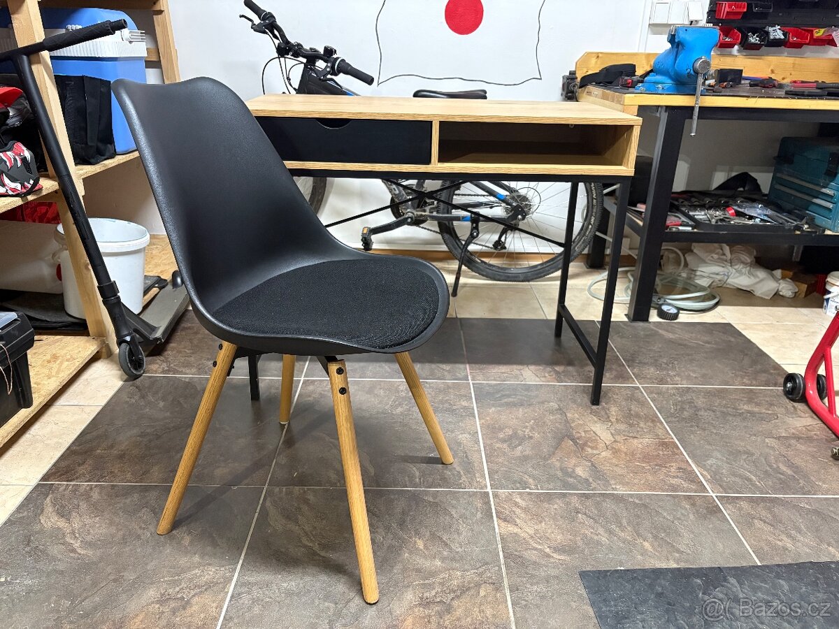 Stůl a židle - 2