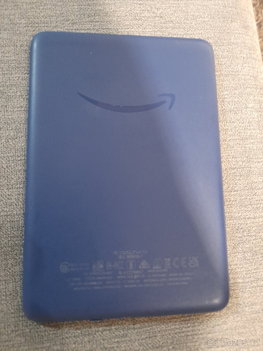 Kindle Amazon (11. generace), modrá barva - 2