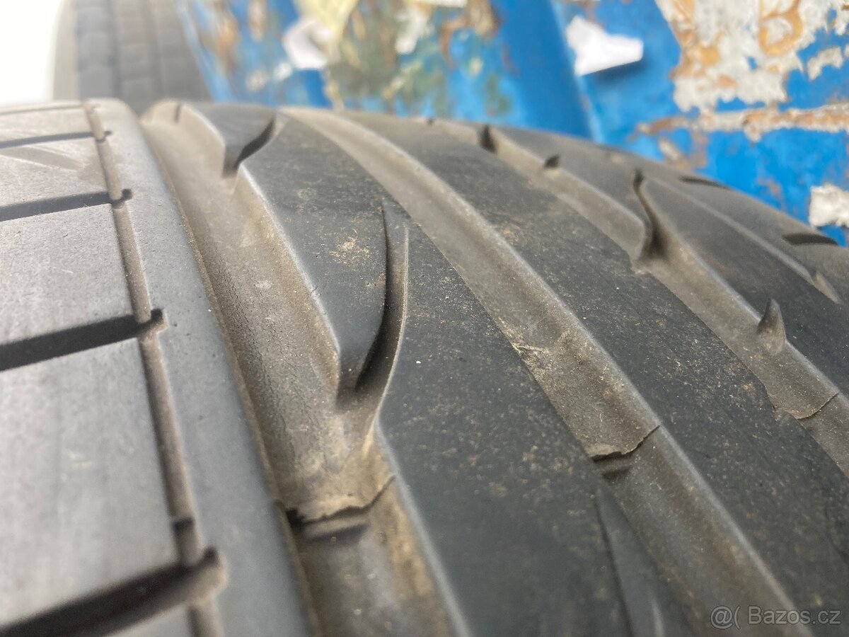 Bridgestone 235/40/R19 letní - 2