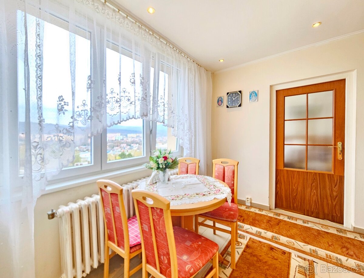 Prodej bytu 3+1, ul. Pod Břízami - 2