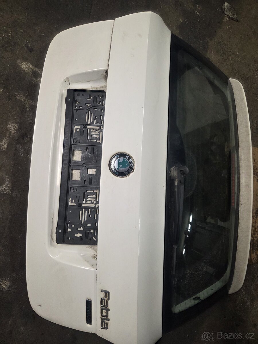 Fabia 2 víko kufru - 2