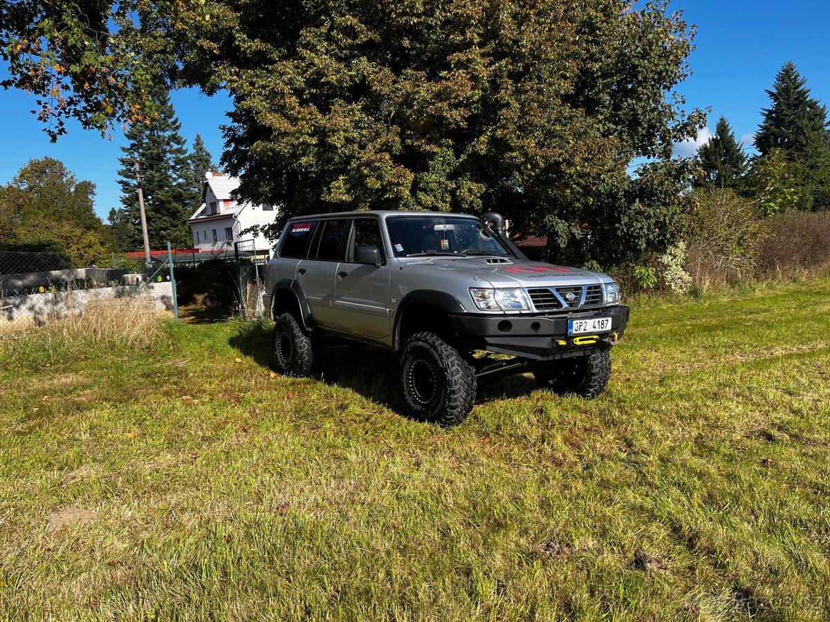 Rozprodám Nissan Patrol y61 - 2