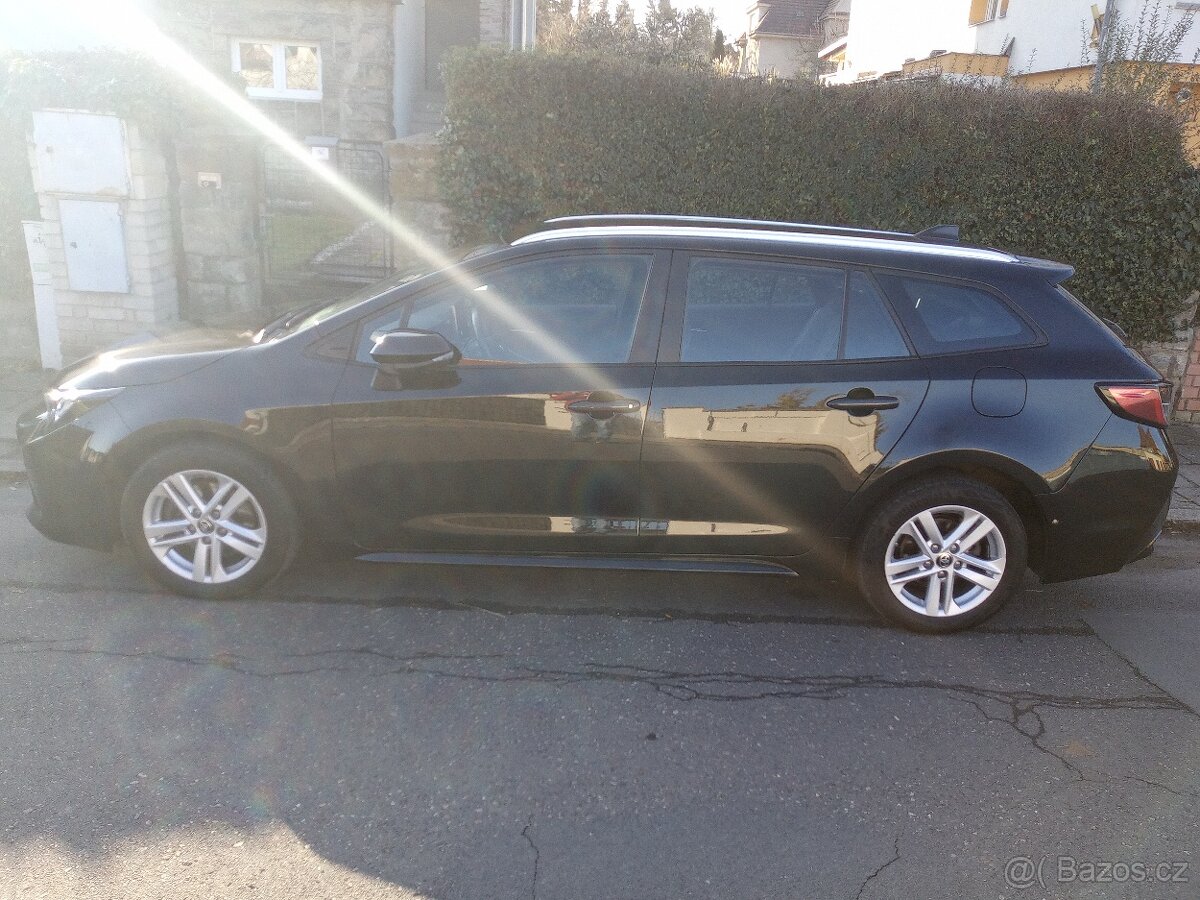 Toyota Corolla 2.0 hybrid kombi - 2