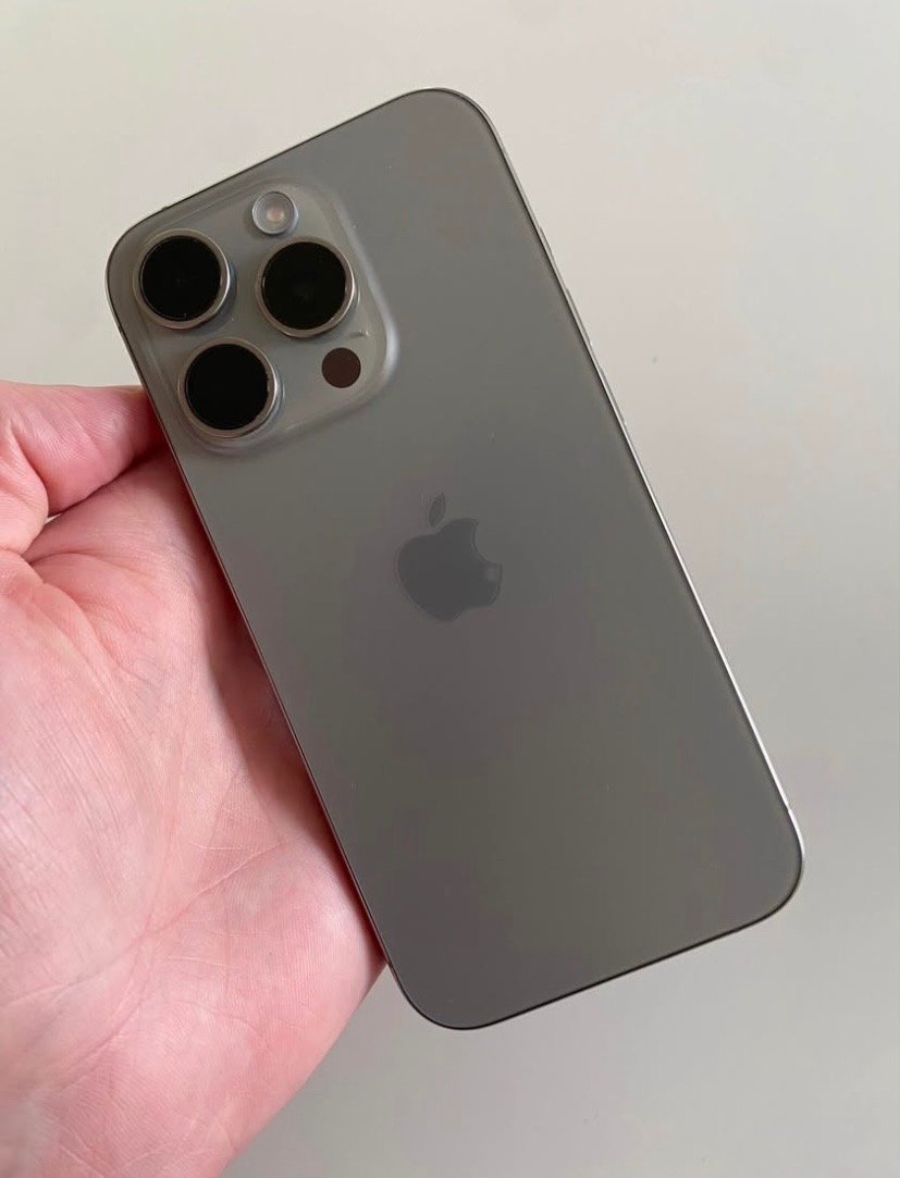 iPhone 15 Pro Natural Titanium - 2