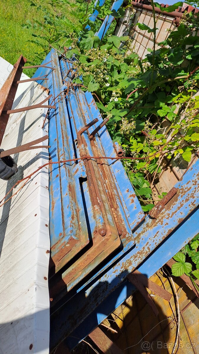 plechové vrata s rámem, zateplená - 2