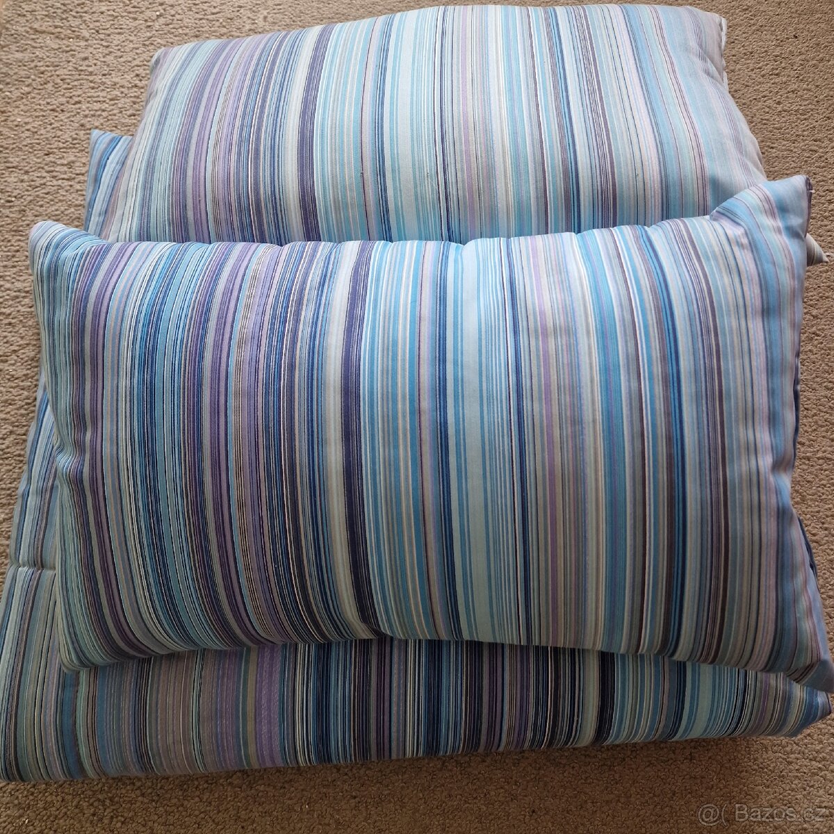 Manželská polstrovaná postel - 2