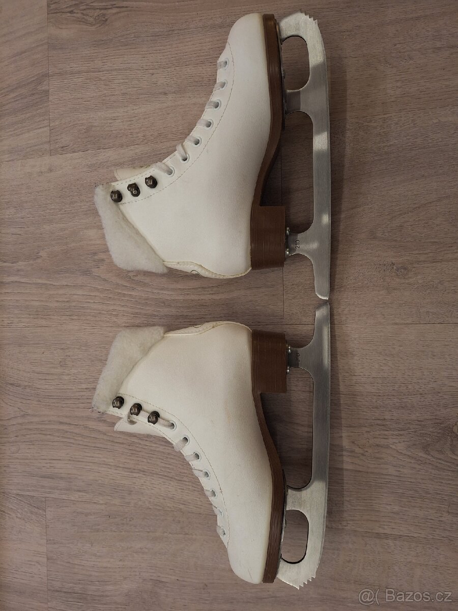 Botas STELLA jr dámské lední brusle 33EU - 2