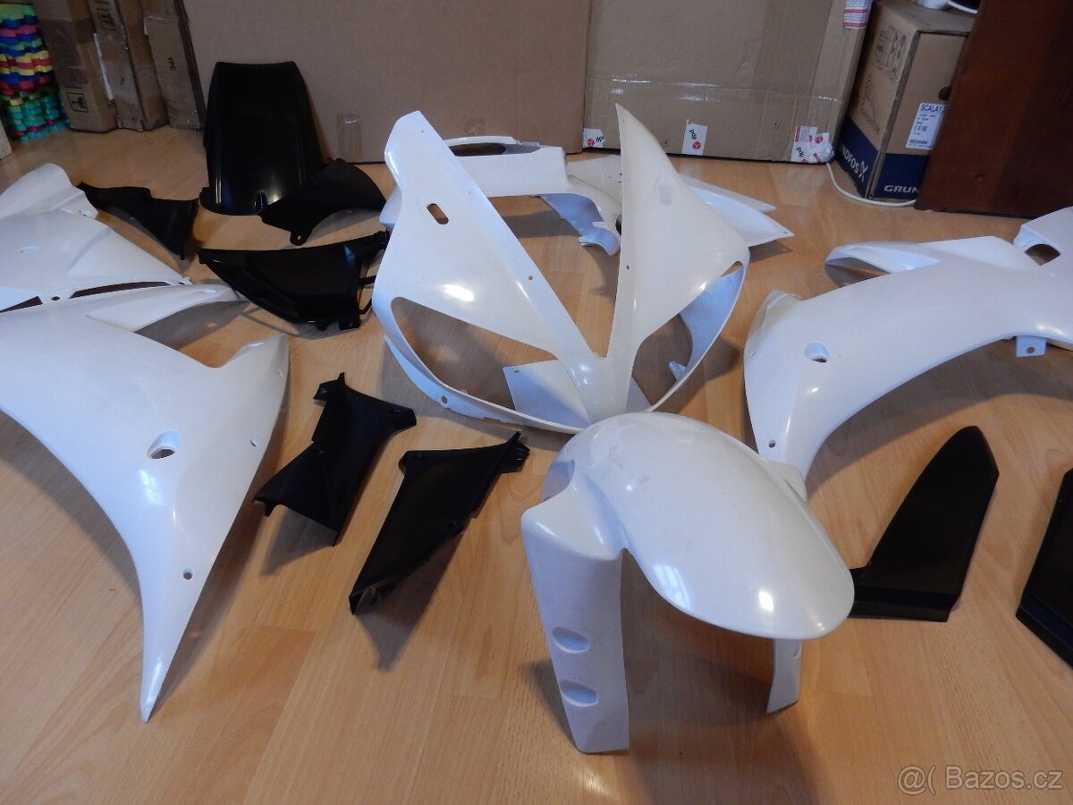 Yamaha r1 rn09 kapoty plasty - 2
