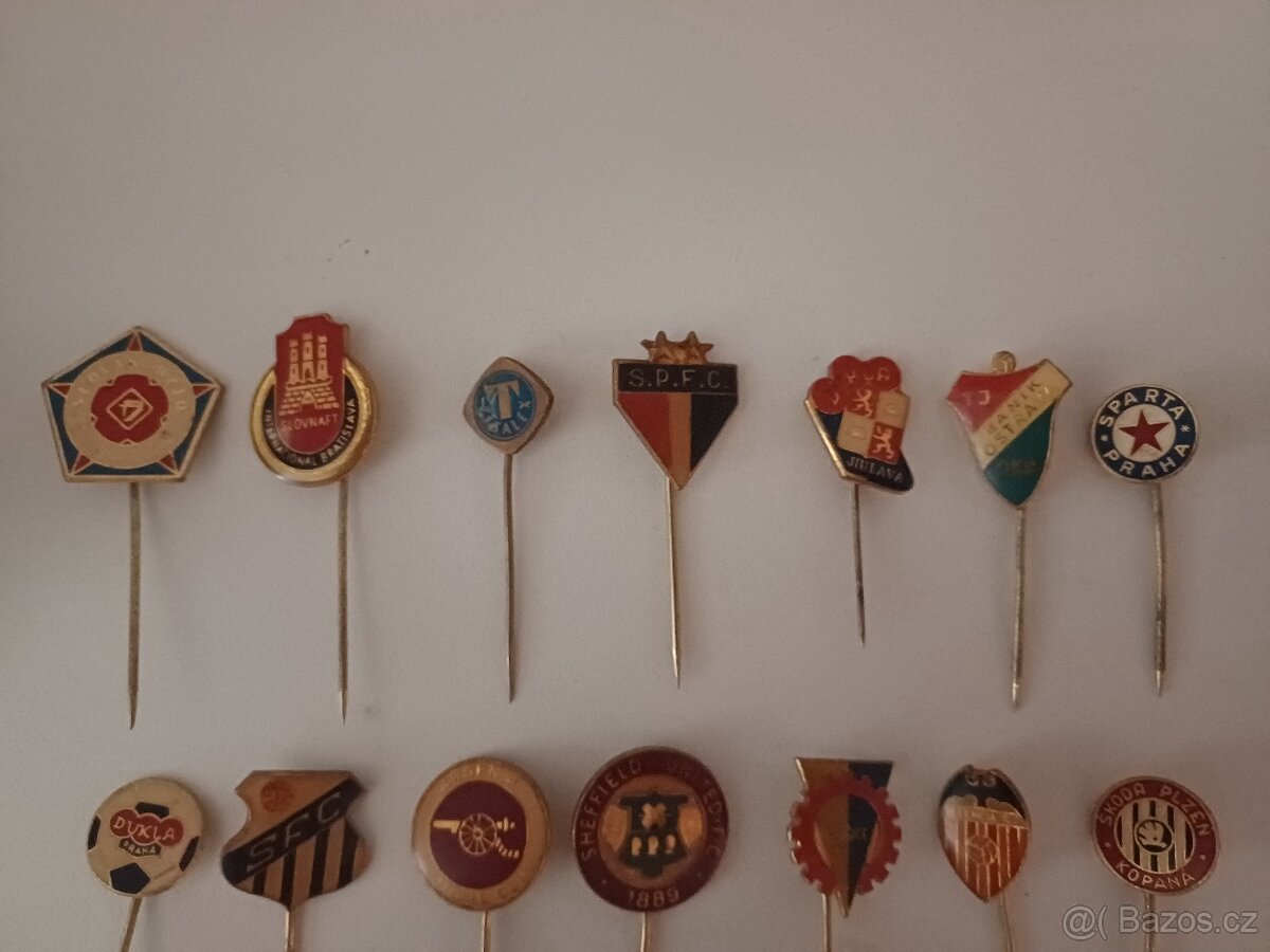 RETRO Fotbalové odznáčky a jiné odznáčky - 2