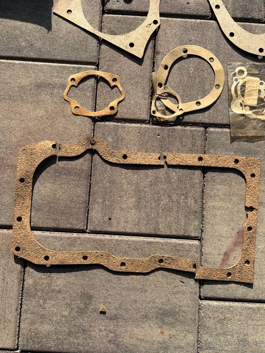 Skoda 440 - těsnění - 2