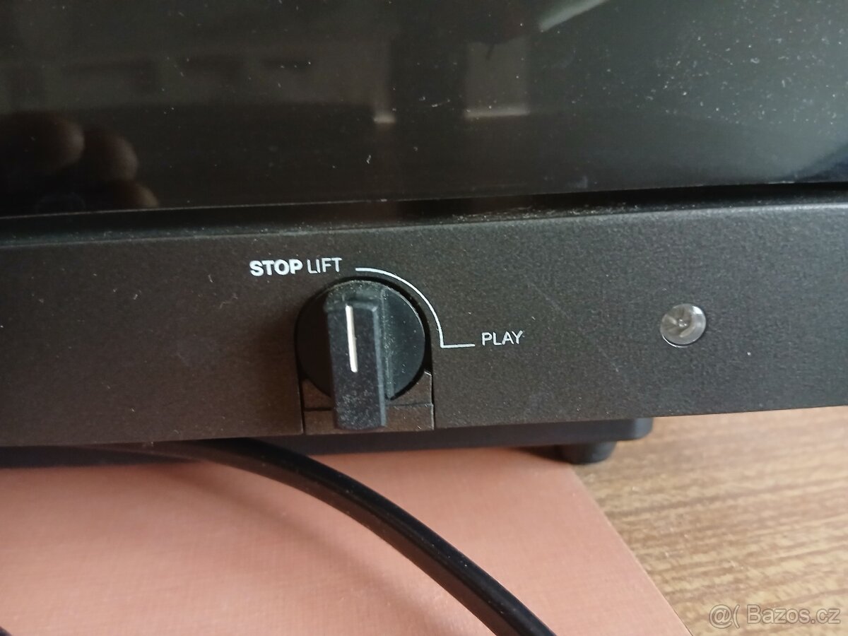 Starožitný gramofon - 2