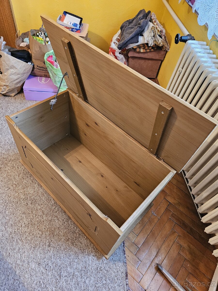 Dřevěný peřináč / truhla - 2