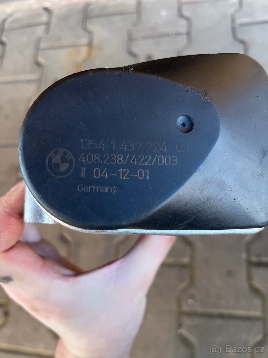 Škrtící klapka bmw e46 316i - 2