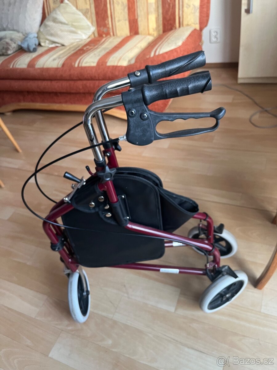 Tříkolové chodítko / rollátor s brzdami a taškou - 2
