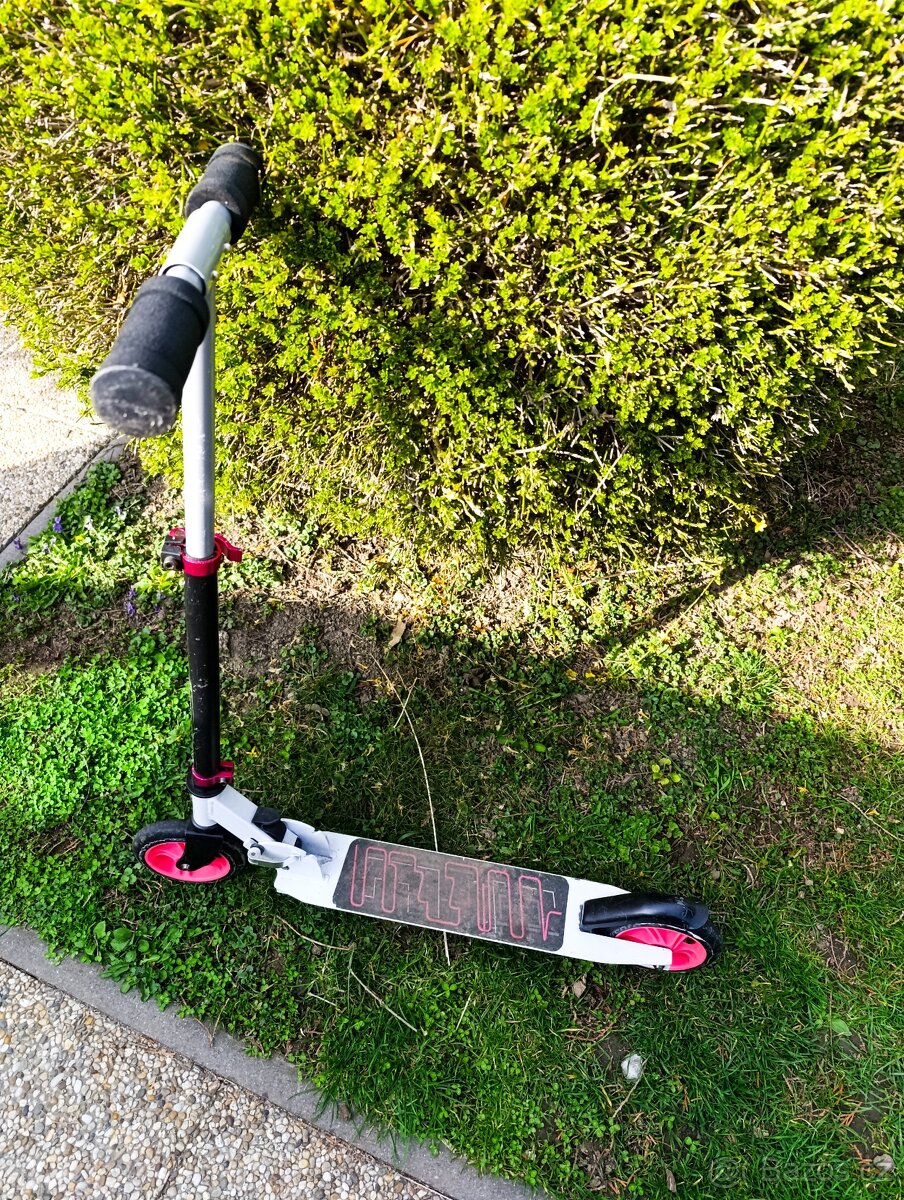 Dívčí koloběžka - 2