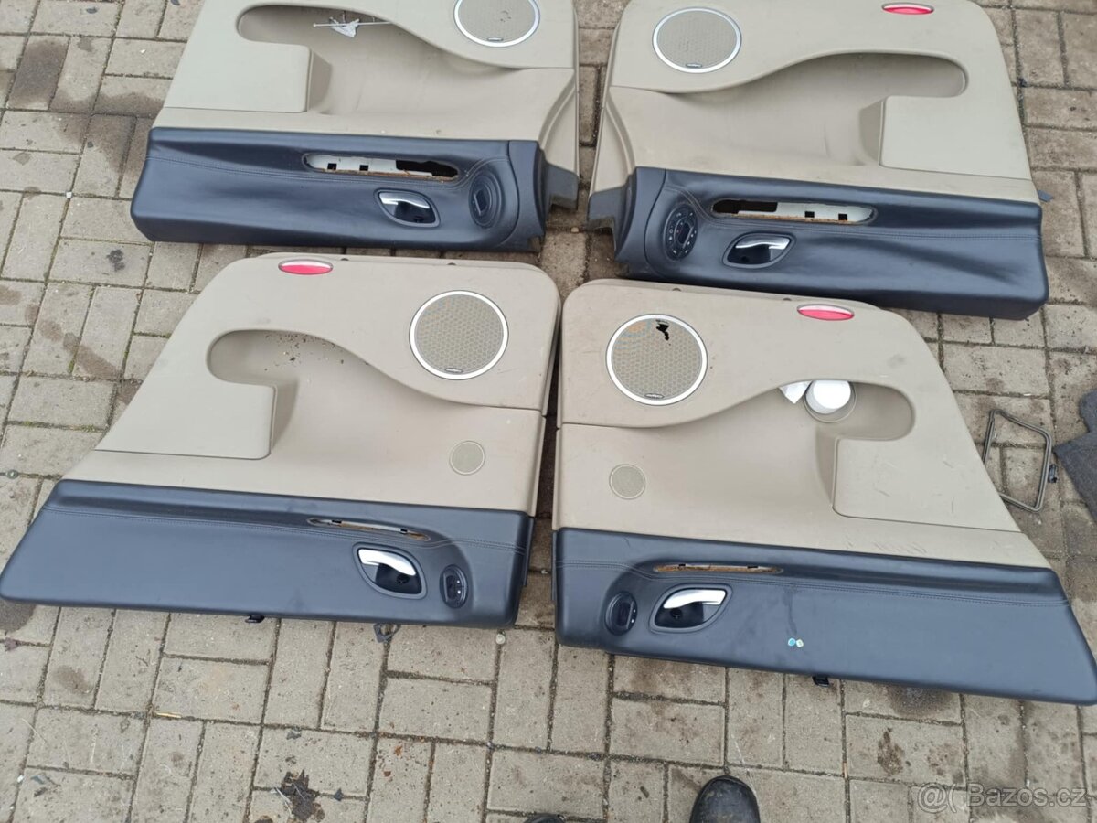 Espace IV tapecirunk dveří - 2