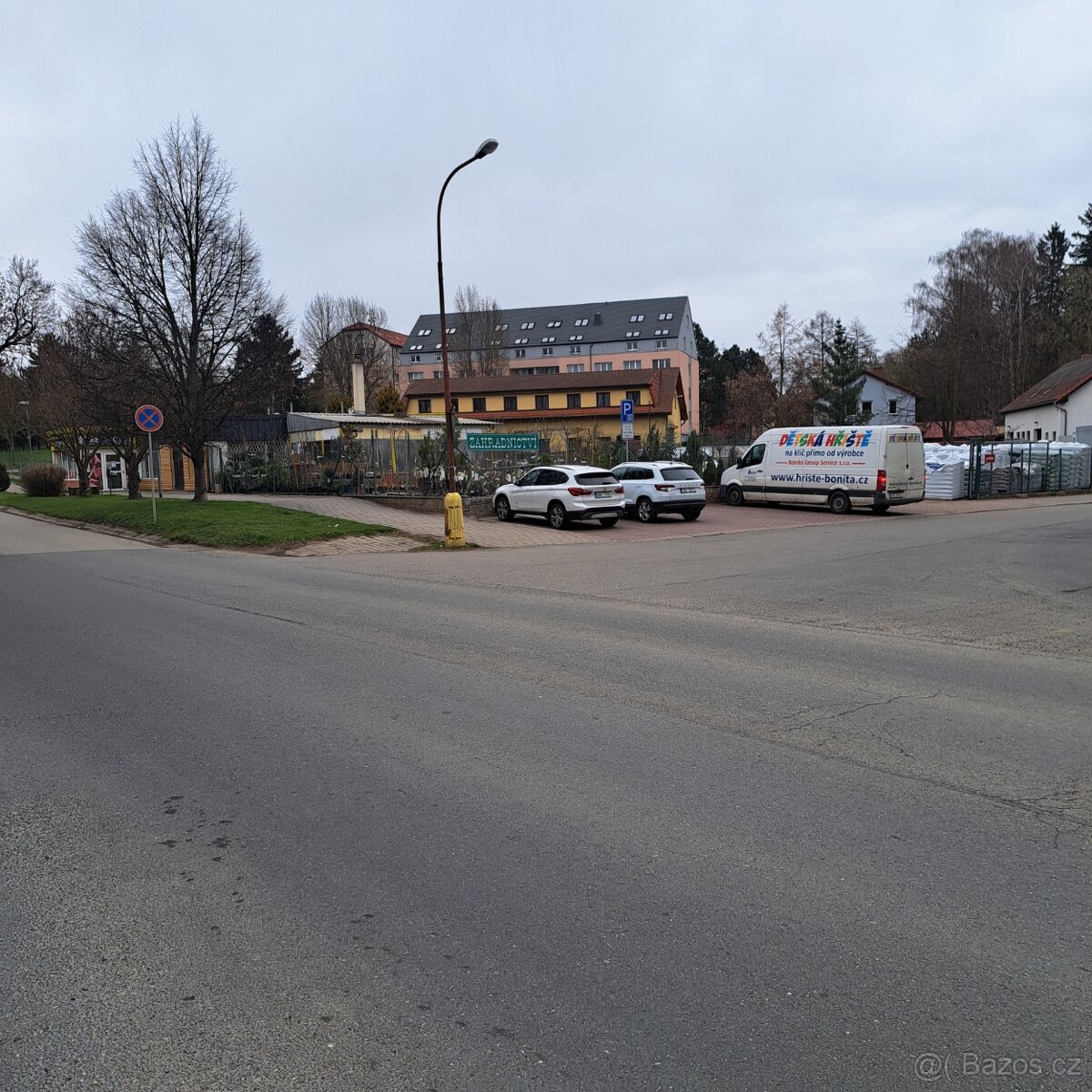 Pronajem pozemku 500m2 - 2