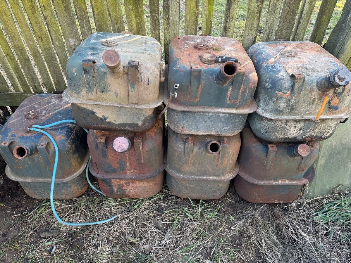 Nádrže Zetor uř 1 - 2