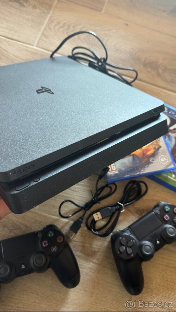 PS4 + ovladače s hry - 2