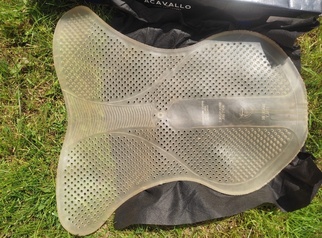 Acavallo gelovka pod sedlo - 2