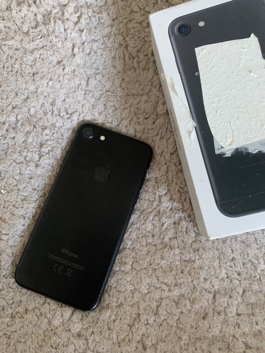 iPhone 7 černá barva black 32gb - 2