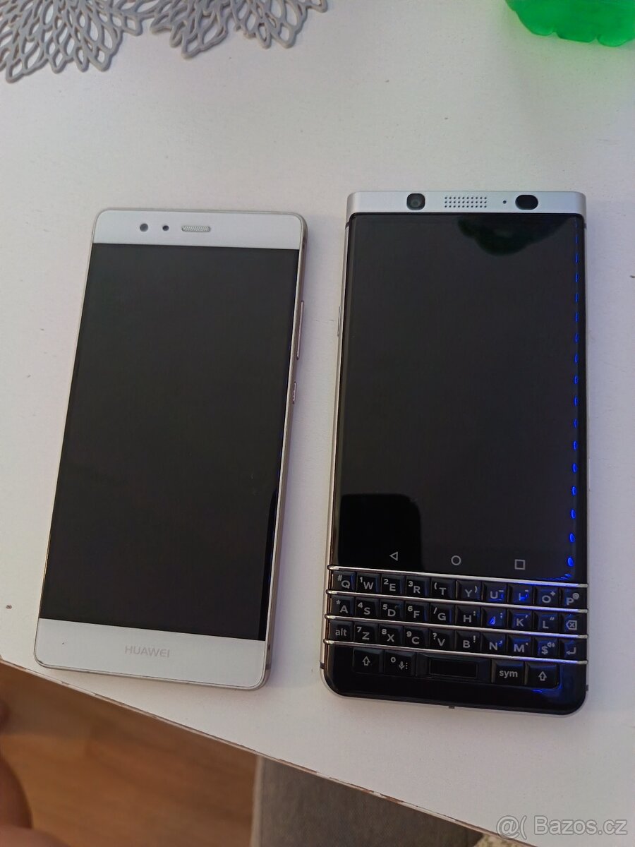 BlackBerry,Huawei P9 - 2